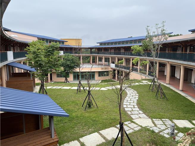 为了解新竹市华德福实验学校工程进度，市议会23日赴现场考察。（王惠慧摄）