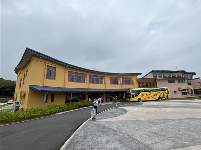 为了解新竹市华德福实验学校工程进度，市议会23日赴现场考察。（王惠慧摄）