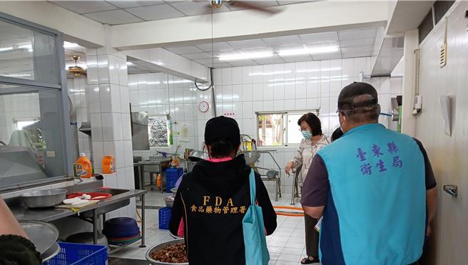 台東縣衛生局抽驗各式端午應景食品。（台東縣衛生局提供／蔡旻妤台東傳真）