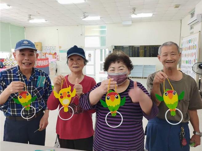 新竹县府推出的敬老礼金并非端午礼金，不少民眾误会可请领，打爆新竹县府电话。（新竹县府提供／邱立雅竹县传真）