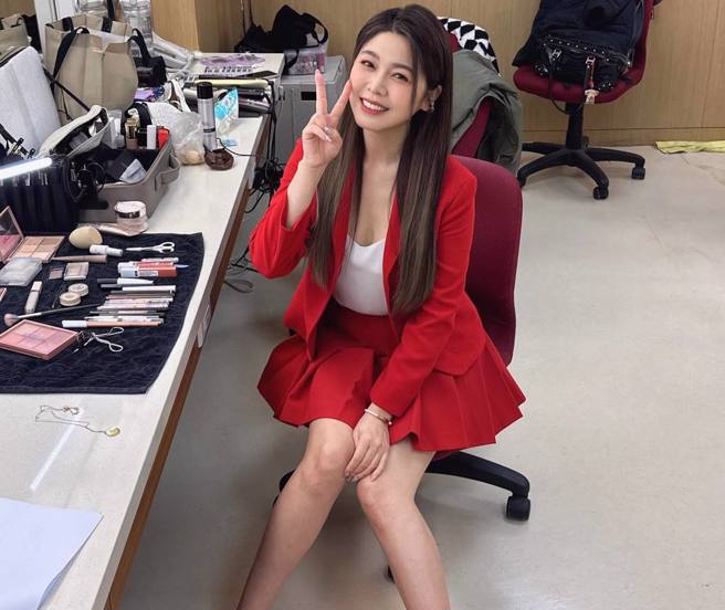 白家绮近日被网友拍下身材发福的照片，引起讨论。（图／白家绮脸书）