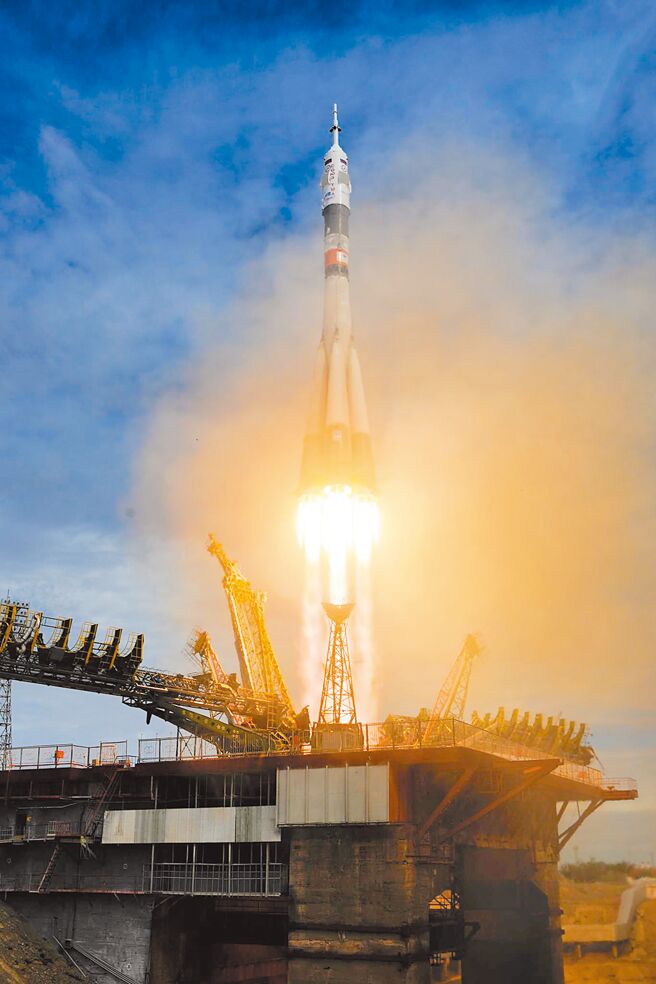 俄罗斯联合号火箭16日从莫斯科以北800公里的普列塞茨克太空发射场升空，在近地轨道部署了包括COSMOS 2576在内至少9颗卫星。（摘自NASA官网）