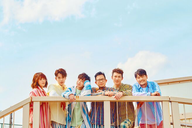 蘇打綠推出〈早點回家（蘇打綠版）〉MV。（蘇打綠有限公司提供）