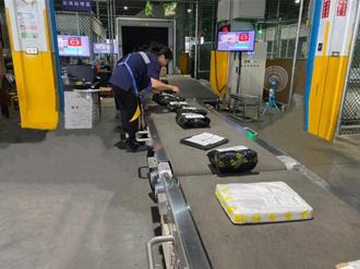 台北港貨櫃碼頭首迎電商貨船舶