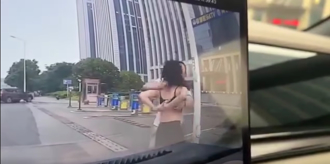 情侶吵架「一言不合就脫衣」胸罩也解開 男1舉動網怒了