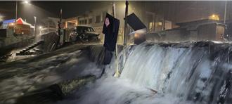 蘭嶼也有瀑布！強降雨沖下山 夜市大淹水