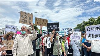 影》台東近百民眾街頭喊「我藐視國會」 外籍人士也響應