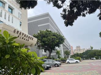 誘女國中生自拍裸照 騙泡溫泉「喬骨」竟指侵！補教狼師下場曝