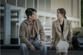 鄭麗媛談師生戀自曝「第一次有床戲」 魏化儁聽到嚇到說不出話