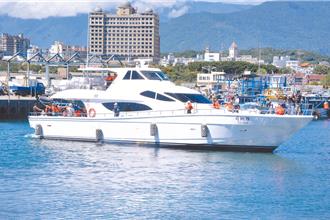 花蓮港海港夏令營超夯 親子同遊賞鯨、探索港區魅力