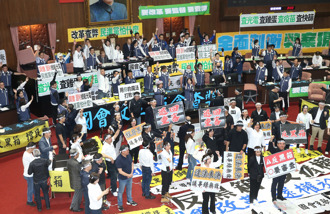 賴清德深夜發文反對立院沒收討論  藍委轟40％壓60％民意