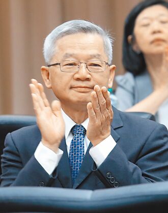 曾被范云抹红 吴诚文坦言很委屈