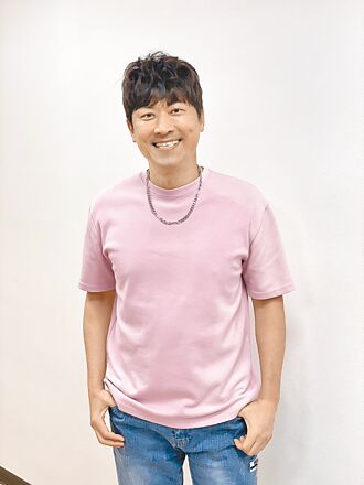 儿女留学烧4000万 侯昌明嘆钱赚不够