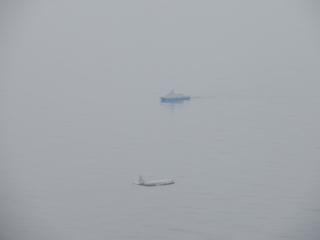 P-3C反潜机23日执行警戒共机任务，侦获江岛级护卫舰、旅洋3型飞弹驱逐舰、海警船等。( 国防部提供 )