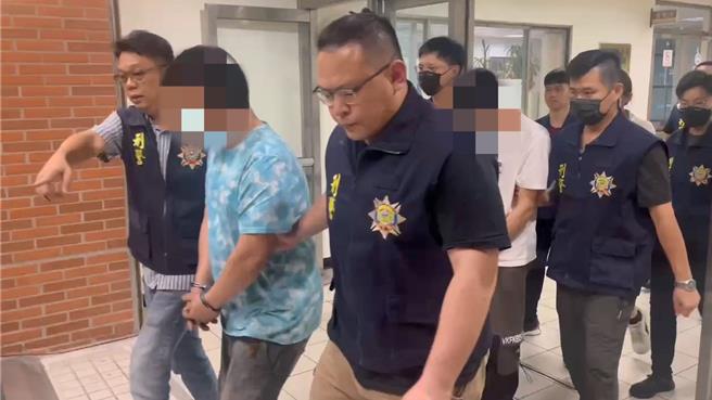 彰化县警察局破获一起以林姓通缉犯为首的地下兵工厂，并逮捕林男等4嫌，全案依违反枪炮弹药刀械管制条例、毒品危害防制条例等案移送南投地方检察署侦办。（警方提供／叶静美彰化传真）