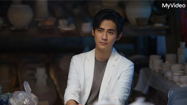 《另一种蓝》周渝民剧中饰演宋茜前上司。（MyVideo提供）