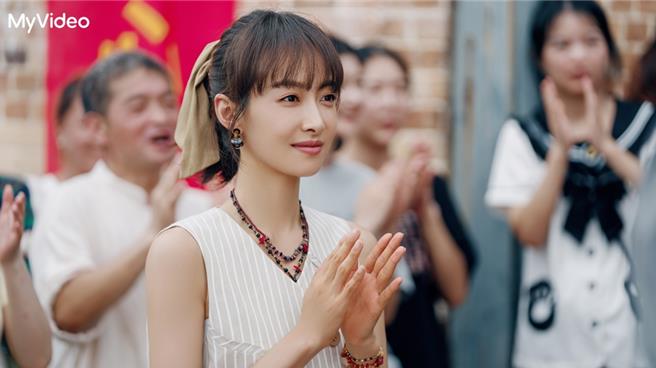 《另一种蓝》宋茜剧中北漂回乡，力图振兴家族瓷业却困难重重.。（MyVideo提供）