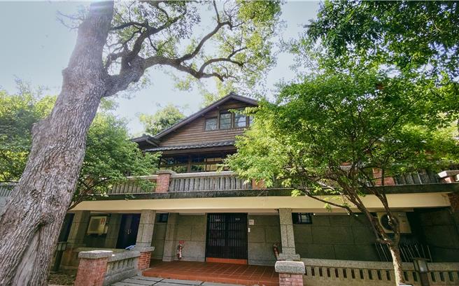 北投梅庭閣樓與防空避難室。（黃敬文翻攝）