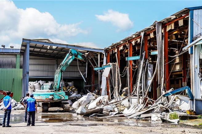 艾斯巴达违法贮存含重金属事业废弃物溶液，且未能完善管理，导致溶液外流污染凤山溪水元，负责人及员工遭重判2年5个月及1年2个月徒刑。（本报资料照片）