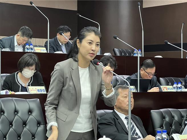 南投縣長許淑華認為，警方因為換承辦人導致台21線區間測速降速開單失信於民，這樣的疏失不能讓民眾吸收。（楊靜茹攝）