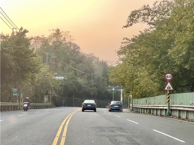 台21線往返日月潭區間測速警方放寬至時速80公里取締，4月1日卻偷降至時速70公里開罰，民代怒轟警方沒誠信搶錢。（楊靜茹攝）