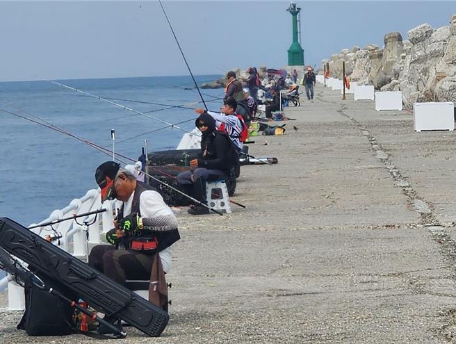 高雄港第一港口北防波堤。（翻摄照片／洪靖宜高雄传真）