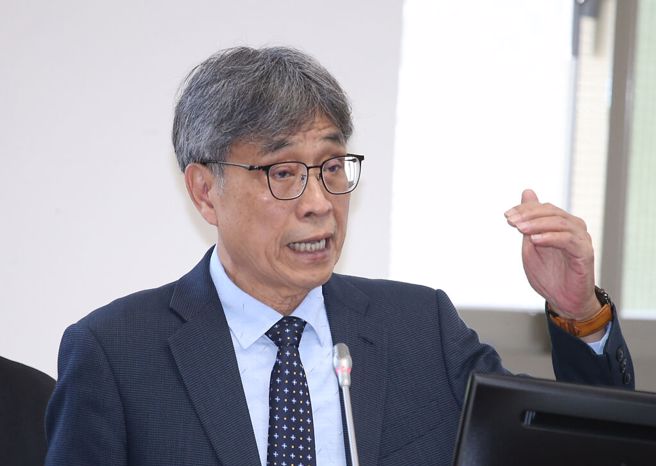 农业部部长陈骏季24日接受本报专访时强调，渔电共生应落实养殖，因此已成立辅导团队强化检核，包括购买鱼苗、贩卖水产品等记录，且未来如果不改善恐怕就会断电。（报系资料照）