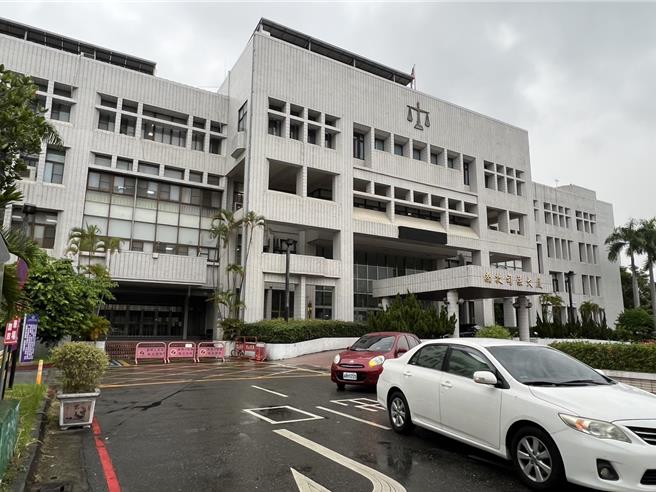 南投地檢署專辦婦幼案件的男檢察官涉嫌對男警伸鹹豬手，傳鹹濕簡訊，被依違反《性騷擾防治法》將男檢起訴。（楊靜茹攝）