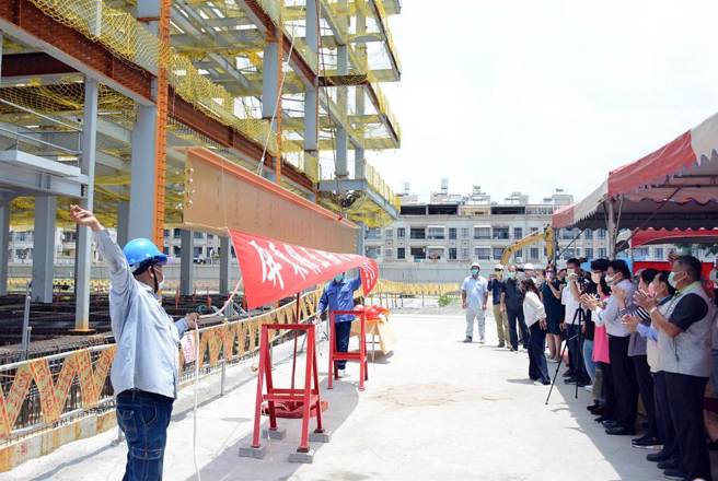 屏東東港王船紀念館，2022年開工動土，沒想到快要完工前，發生了工安意外導致全面停工。（中時資料照）