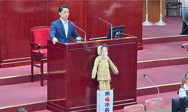 台北市长蒋万安（图）强调，请教育局即刻调查了解，依规定校内发生疑似性侵，需即刻通报，若未通报是严重违失，将依法惩处。（丁上程摄）