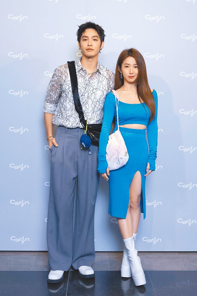 CARLYN即日起在台北信义新天地A11馆开设快闪店，邀请曹佑寧（左）、郭书瑶站台。（CARLYN提供）