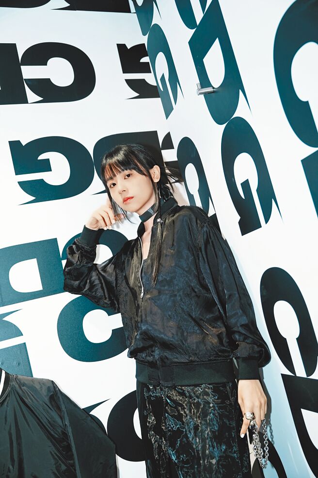 歌手163 braces出席CDGCDGCDG台湾首店开幕活动。（形上娱乐提供）