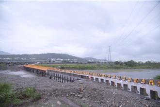 池上強震重創搶修 花蓮富里「明里大橋鋼便道」6月通車