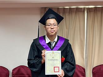 地理結合交通！台大「校學士」第1人 畢業證書入校史館典藏