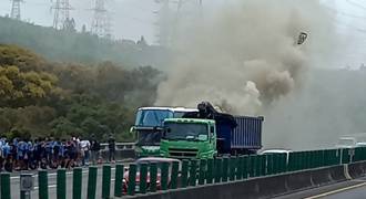 國3北上龍井段遊覽車火燒車 30名師生順利逃出