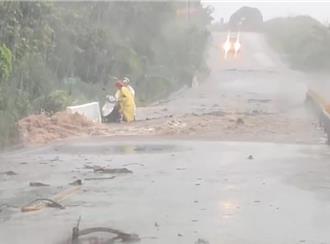 影》蘭嶼環島公路野溪暴漲 驚見土石流鄉公所成立應變小組