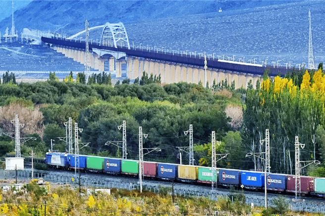 中歐班列累計開行突破9萬列貨值逾3800億美元。（中國鐵路公眾號）