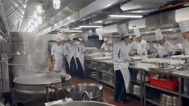 福尔摩沙酒店表示未来推出的国宴套餐，在食材供应、制作与服务人力都不打折，需提前2天预订且每天限量20人。（福尔摩沙酒店提供／程炳璋台南传真）