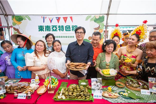 三鳳中街今年改辦「世界盃」肉粽大賽。（袁庭堯攝）