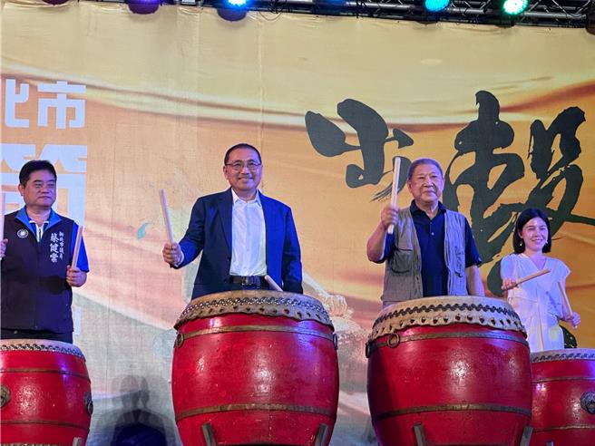 新北市长侯友宜说，鼓艺节之所以这么成功，都是拜响仁和在新庄，「18年来我们新庄跟新北鼓艺节完美结合，今年一样」，盼能透过鼓艺节让文化、让传统在新庄扎根。（柯毓庭摄）