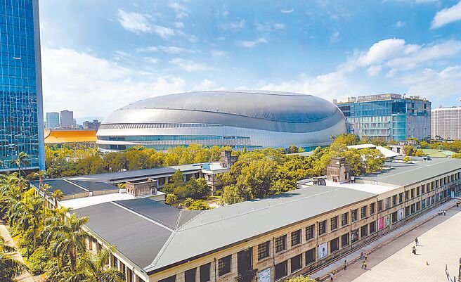 大巨蛋营运为东区商圈带来新人潮及商机，松菸商圈迎来首件实价租金单元逾万元的店面租赁案。图／本报资料照片