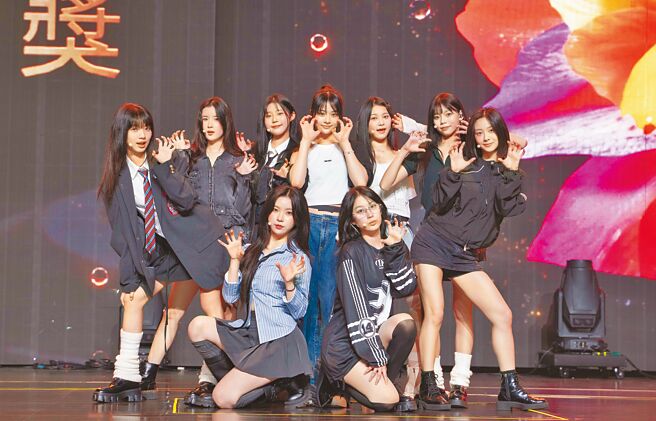 幻藍小熊24日在小巨蛋進行「2024 hito流行音樂獎」頒獎典禮演出彩排。（Hit Fm聯播網提供）