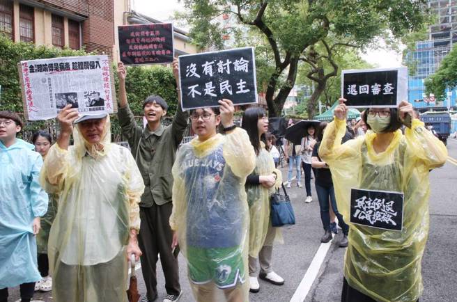 国会改革法案在美国、英国、日本、德国、法国等早已实施，更绝的是柯建铭、林佳龙和顾立雄等民进党人早已提案推动，而且与现在的案文完全相同。（中时资料照，赵双杰摄）