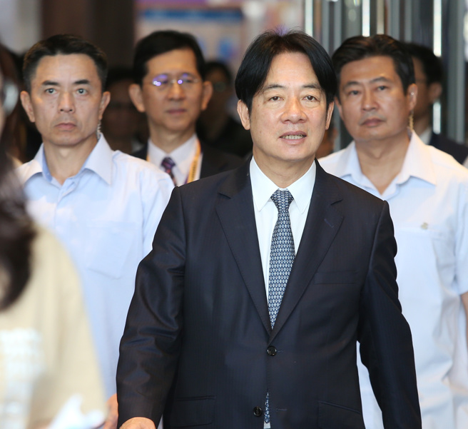 总统赖清德（前右）。（资料照,王英豪摄）