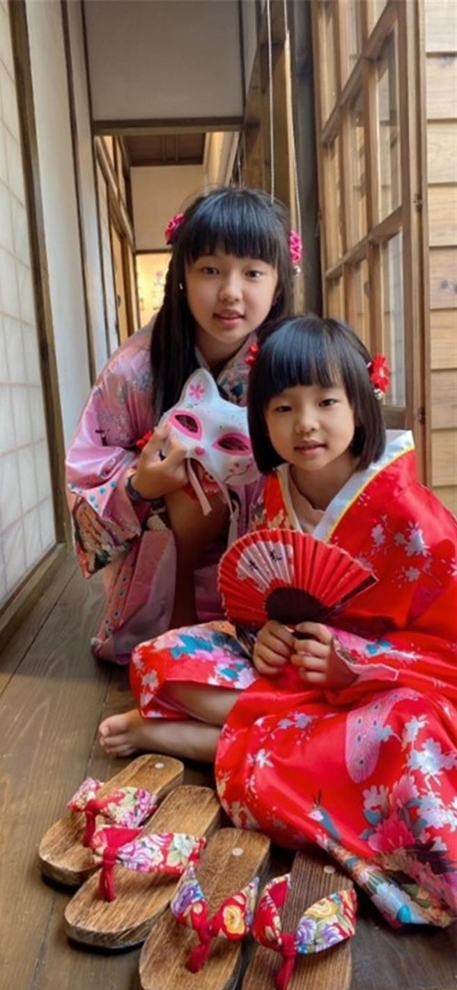 民眾到和美街长宿舍体验浴衣换装，感受偽出国。（彰化县政府提供／孙英哲彰化传真）