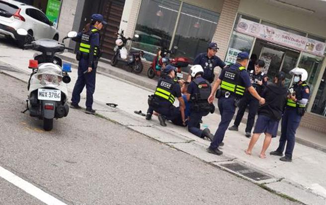 警方啟動快打部隊到場。（民眾提供／李京昇苗栗傳真）