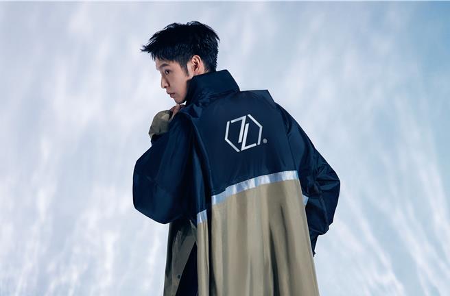 曹佑寧代言雨衣。（CHECK 2 CHECK提供）