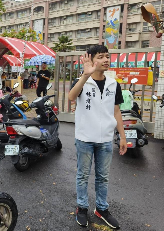 民进党嘉市全国党代表选举，市议员林炜轩拿第一高票当选。（廖素慧摄）