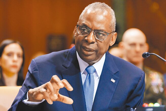 新加坡香格里拉对话会将于5月底至6月初于新加坡举行，中美防长将在会议期间，面对面会谈。图为美国国防部长奥斯汀。（新华社）