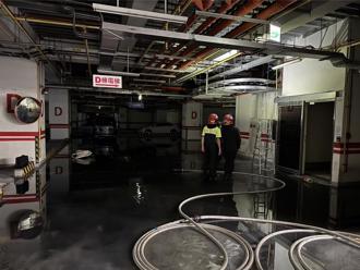 竹市豪宅大樓火警2勇消殉職 有毒濃煙上竄！住戶躲陽台10小時